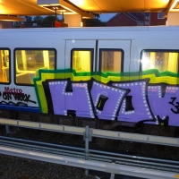 hoom_hmni_spraydaily_05