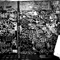 jaime-sanchez_photography_spraydaily_restroom